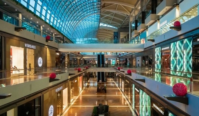 Toko di Singapura menawarkan minuman beralkohol dari kios swalayan.