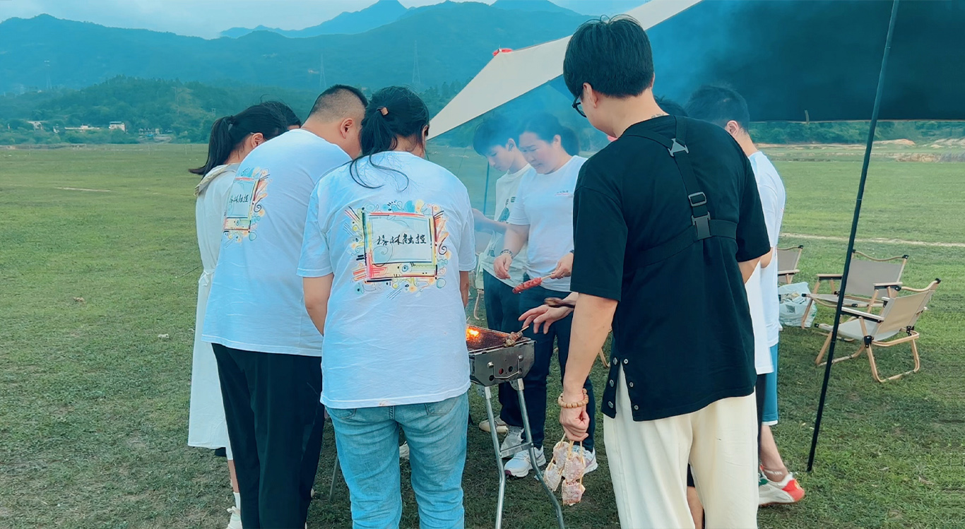Acara Team Building Perusahaan GreenTouch 2024 - BBQ dan Kembang Api